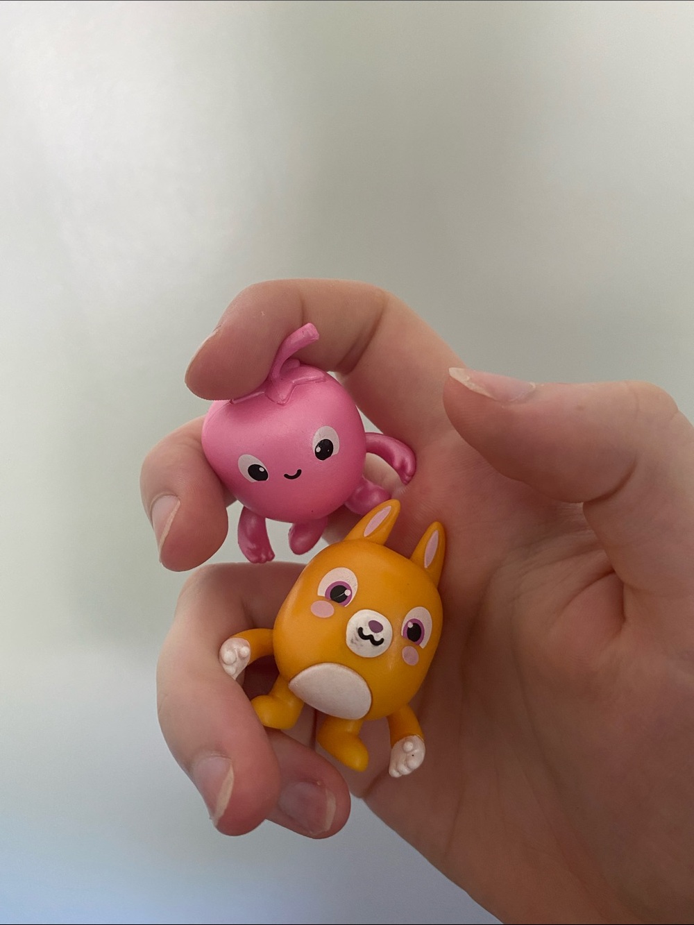 Cute Pink & Orange Small Pets Toy Set - Collectible Figures Piñata Smashlings